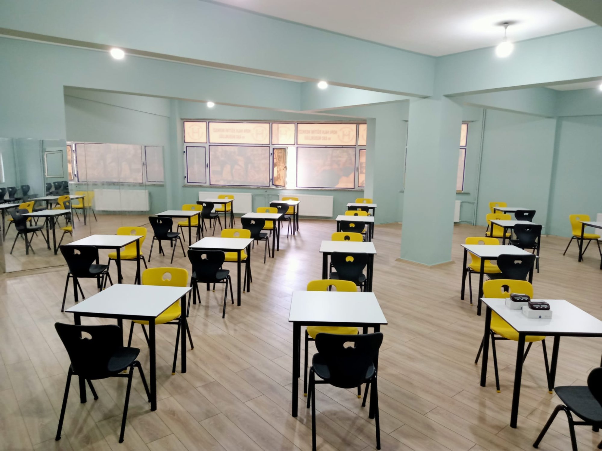 Hopa Akıl Oyunları ve Satranç Spor Kulübü – Masa ve Monoblok Sandalye